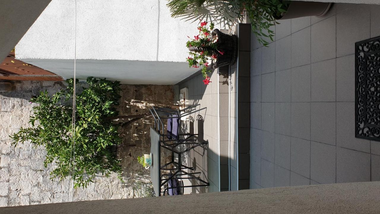Lemon Tree Hotel Seget Donji Exterior photo