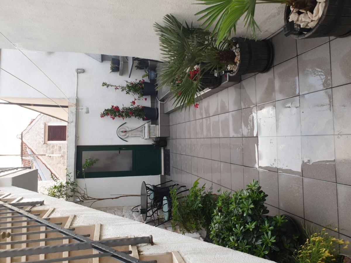Lemon Tree Hotel Seget Donji Exterior photo